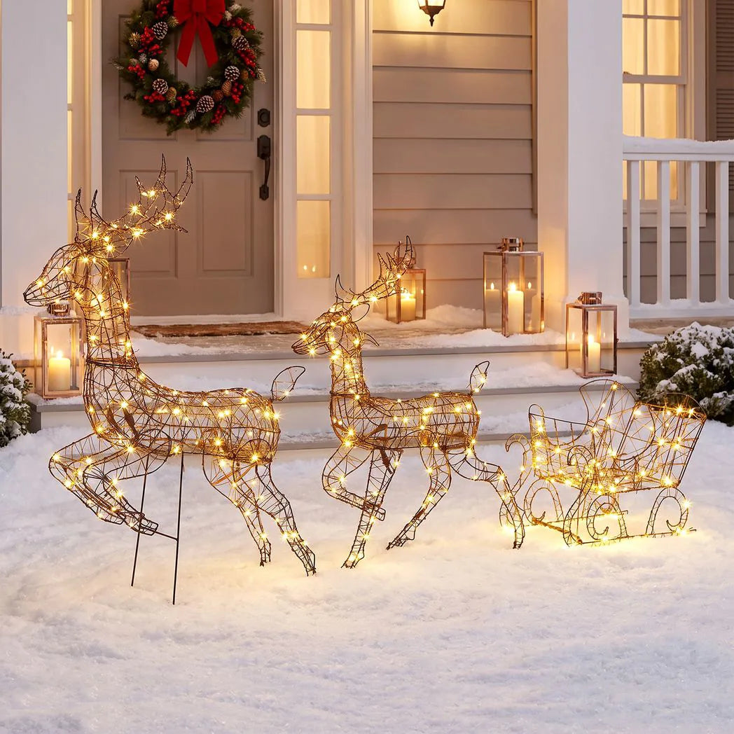 Outsunny Lighted Rattan Reindeer & Sleigh – 3 Piece
