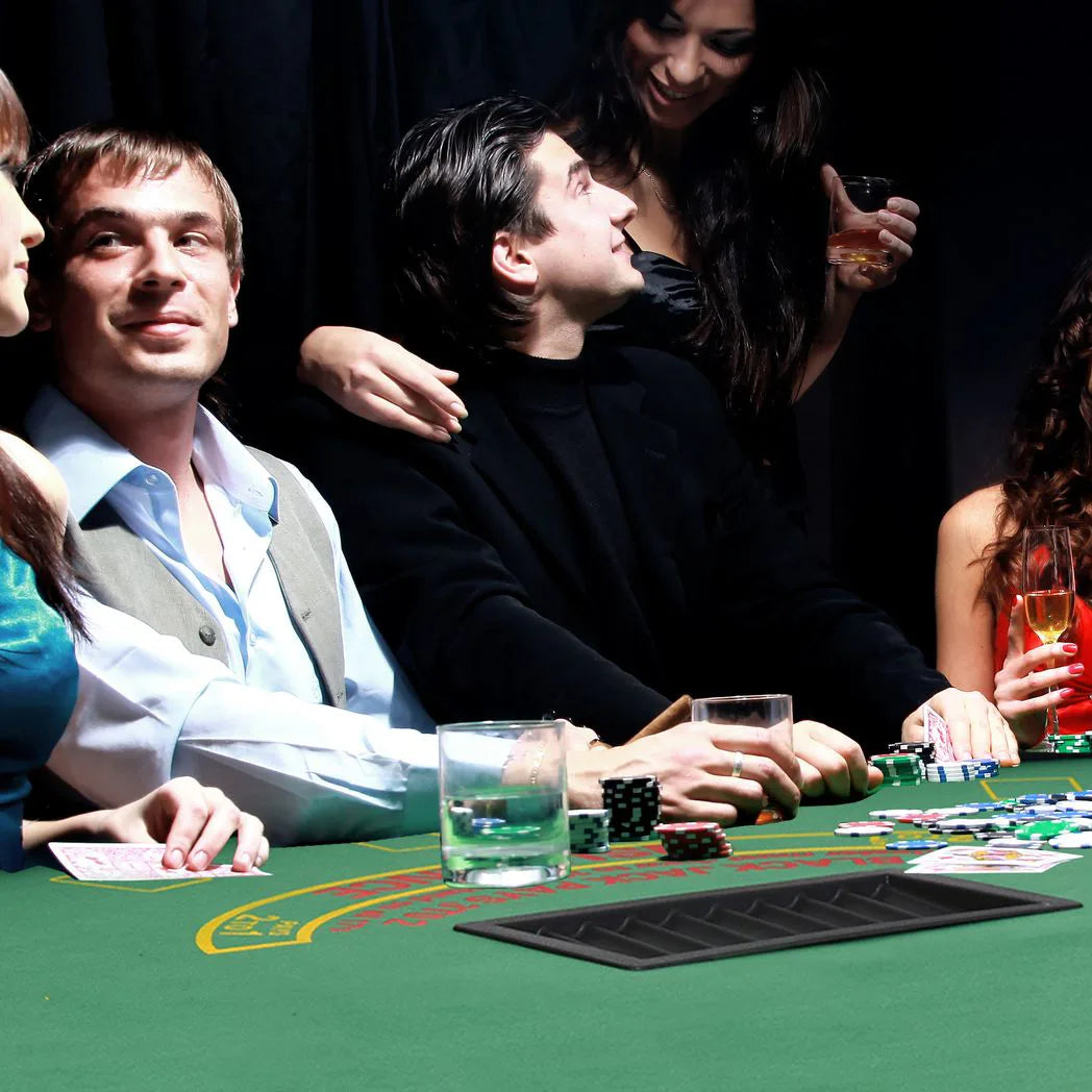 HOMCOM 7-Player Folding Poker Table with Chip Tray, Cup Holders & Padded Rails – Blackjack Card Table, Green