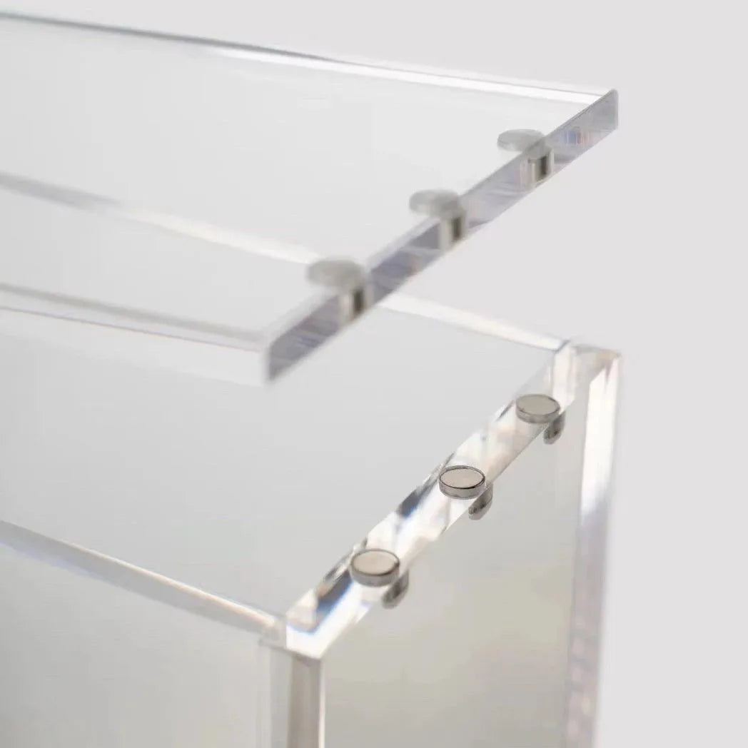 Clear Acrylic Display Box with Magnetic Lid and Base, Dustproof Storage Case, 20 cm