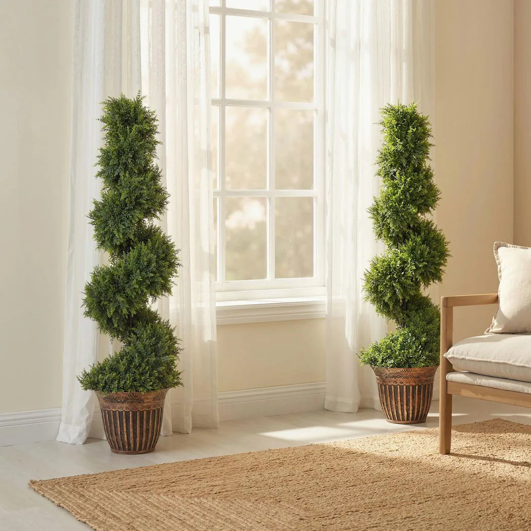 HOMCOM Artificial Spiral Cypress Topiary Trees with Pot – Set of 2
