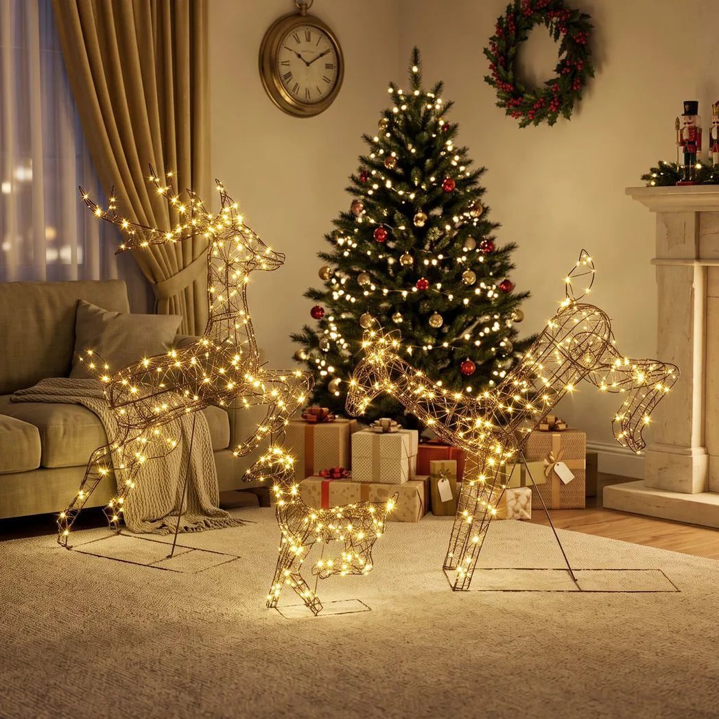 Outsunny Light-Up Deer Family – Set of 3
