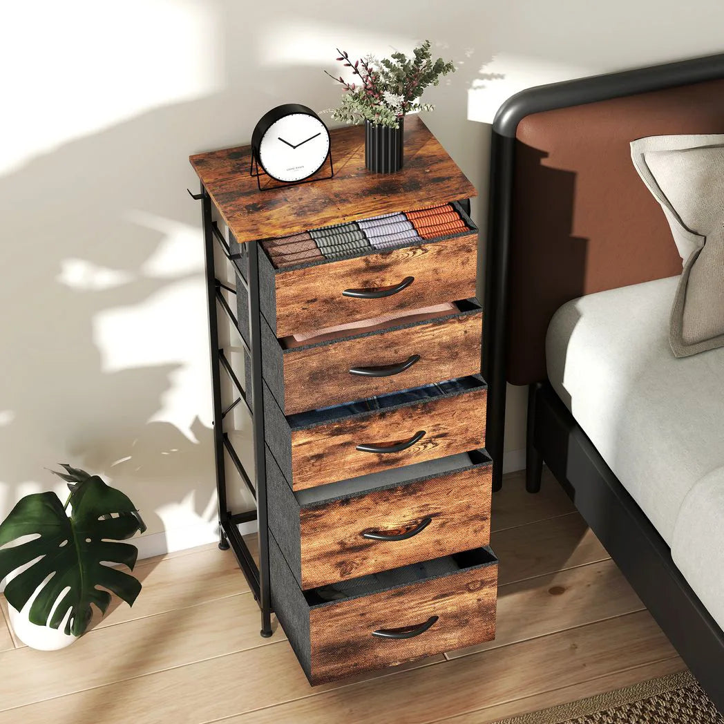 HOMCOM Chest of 5 Fabric Drawers with Steel Frame, Pockets & Hooks – Bedroom Storage, Rustic Brown