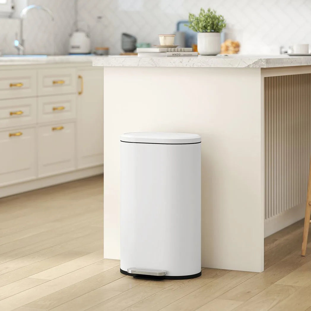 HOMCOM 30L Curved Pedal Kitchen Bin with Soft-Close Lid and Removable Bucket – Slim Waste Bin, Cream