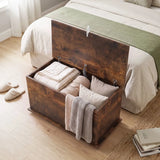 HOMCOM 102L Storage Chest & Blanket Box with Safety Hinged Lid, 80 x 40 x 45 cm – Rustic Brown