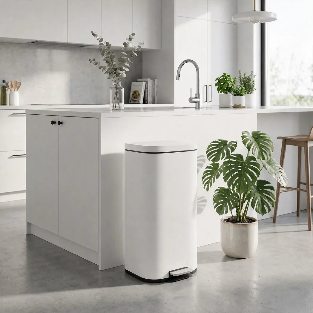 HOMCOM 30L Kitchen Pedal Bin with Soft-Close Lid – Compact Rubbish Bin with Removable Bucket, White