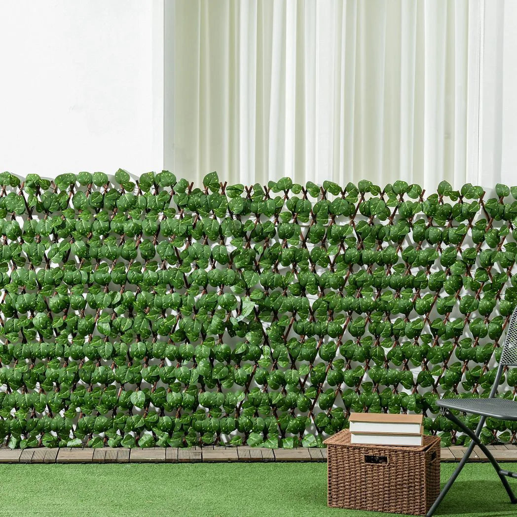Outsunny Set of 2 Expandable Artificial Hedge Panels, Realistic Leaves – Outdoor Privacy Screen, 2 x 1m