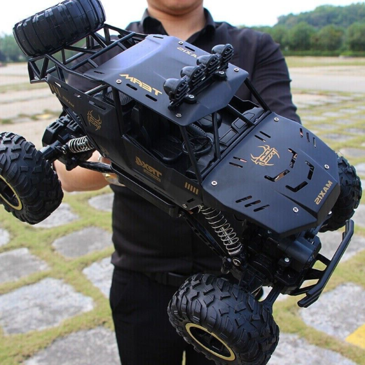 4DRC 1:12 Rock Crawler RC Off-Road Truck, 4WD with Metal Shell, LED Headlights & 2 Rechargeable Batteries