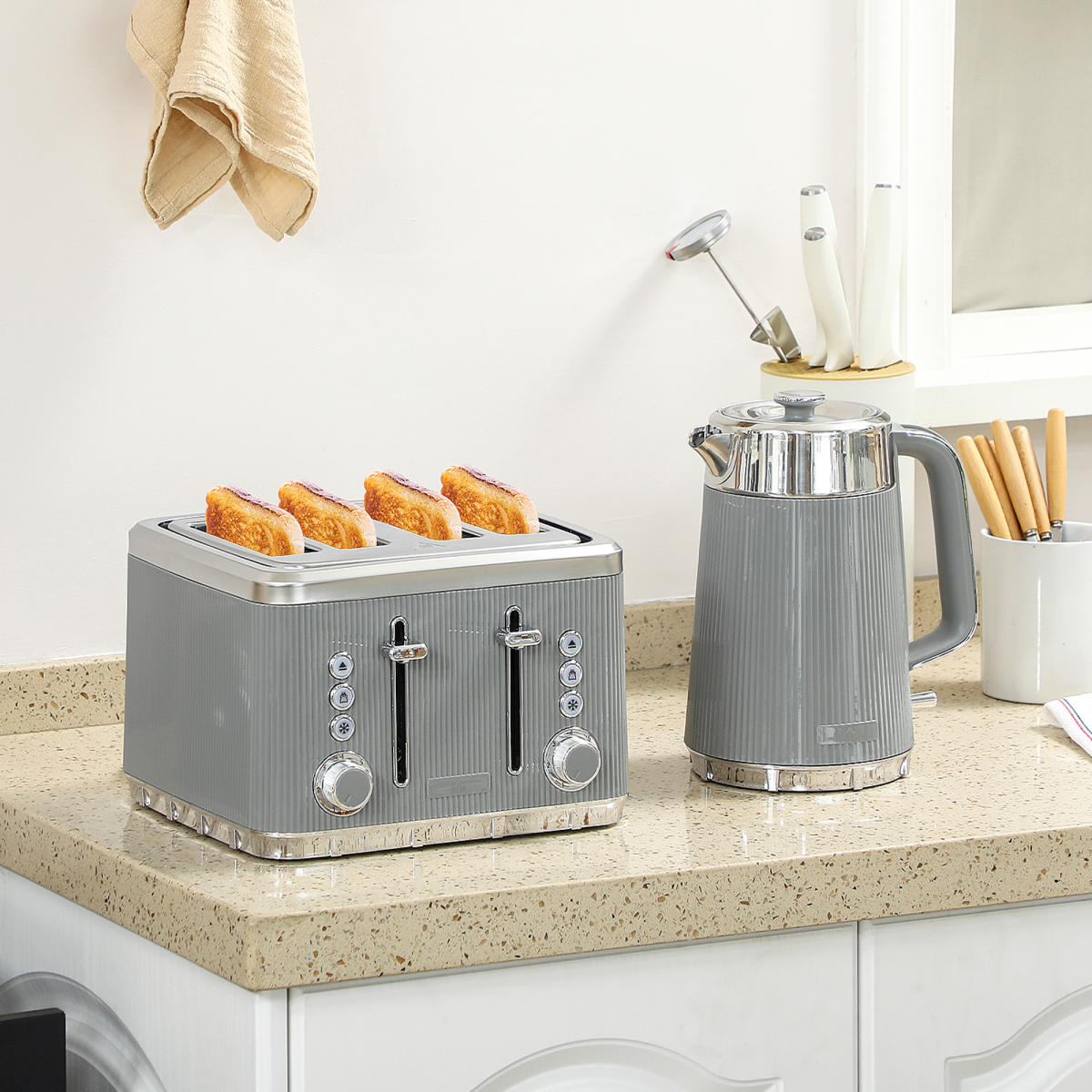 Kettle and 4-Slice Toaster Set with 1.7L 3000W Fast Boil Kettle & 7 Browning Levels – Ridged Design, Tan