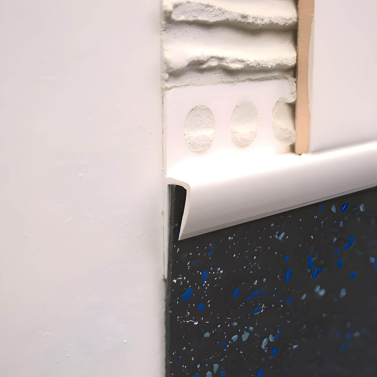 EFU Flexible Face PVC Tile Trim, Co-Extruded UPVC – Tight Finish for Vinyl Flooring, 2.5m